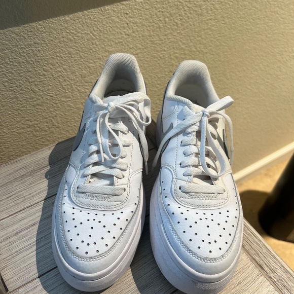 Nike Air Force 1s size 8.5 - Picture 3 of 5